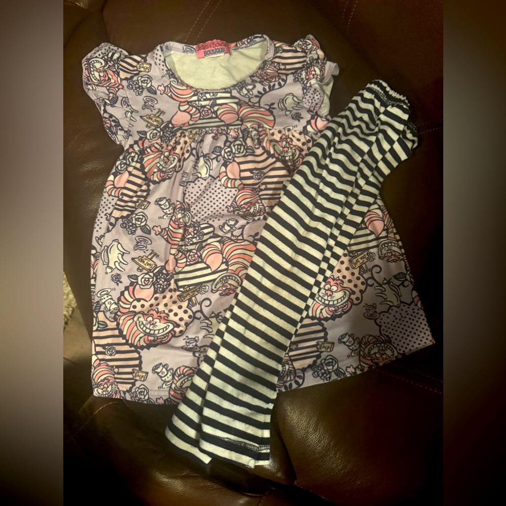 3T boutique Cheshire Cat outfit